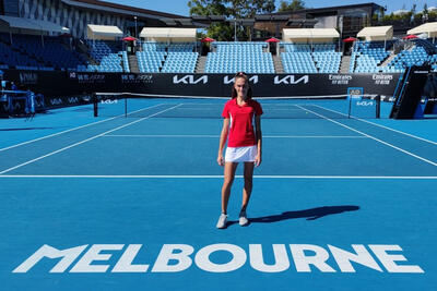Денислава Глушкова с две победи на Australian Open в дебюта си в Големия шлем